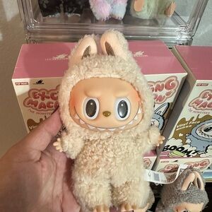 EXCITING MACARON LABUBU- SOYMILK 100% authentic (Sealed)